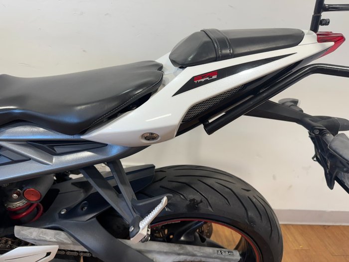 2015 Triumph DAYTONA 675 WHITE