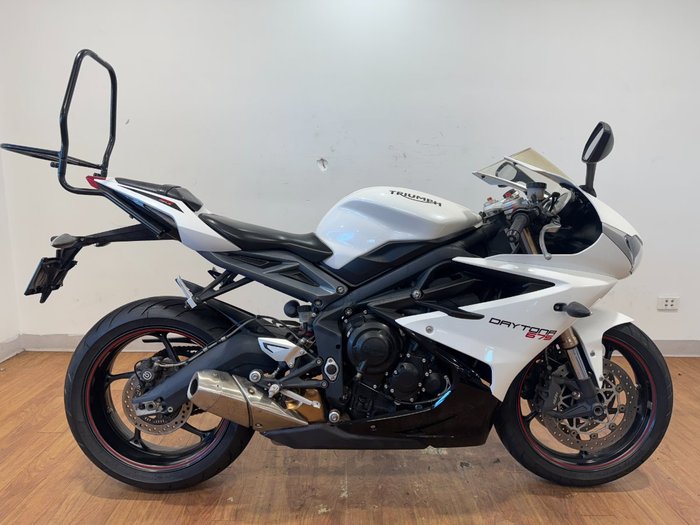 2015 Triumph DAYTONA 675 WHITE