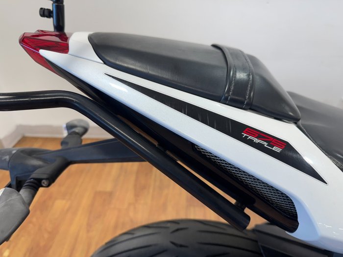2015 Triumph DAYTONA 675 WHITE