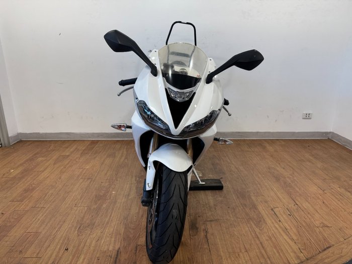 2015 Triumph DAYTONA 675 WHITE