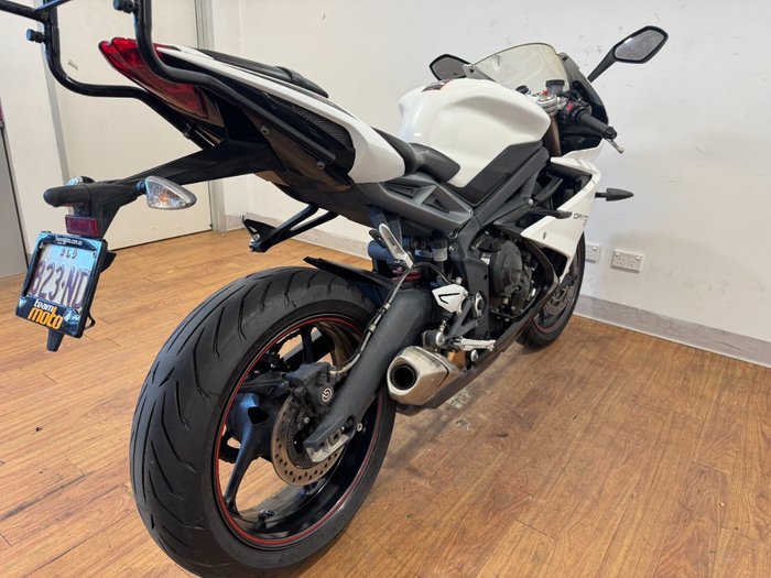 2015 Triumph DAYTONA 675 WHITE