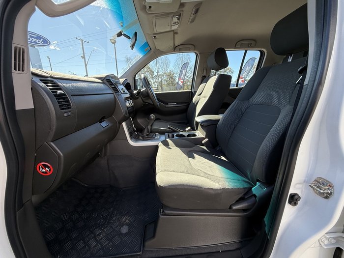 2012 Nissan Navara ST