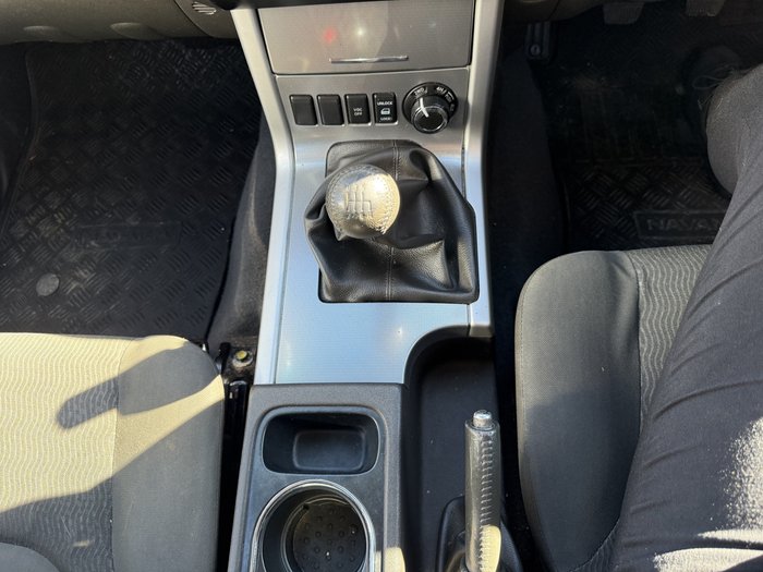 2012 Nissan Navara ST