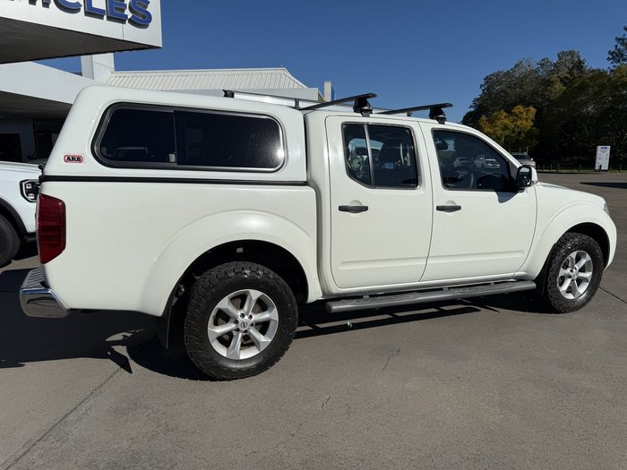 2012 Nissan Navara ST