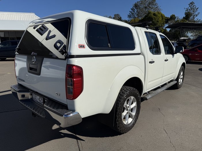 2012 Nissan Navara ST