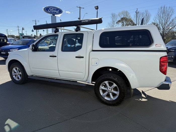 2012 Nissan Navara ST