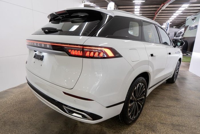 2025 Jaecoo J8 Track