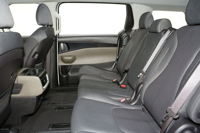 2024 Kia Carnival S
