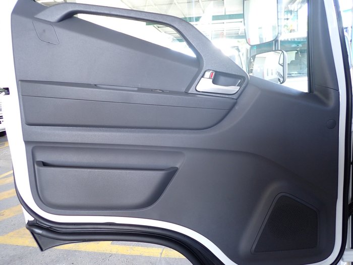 2025 HYUNDAI EX6 MWB WHITE