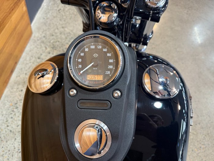 2017 Harley-davidson FXDB STREET BOB Black
