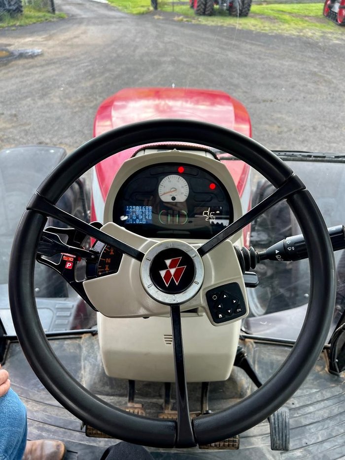 2014 Massey Ferguson Mf8670