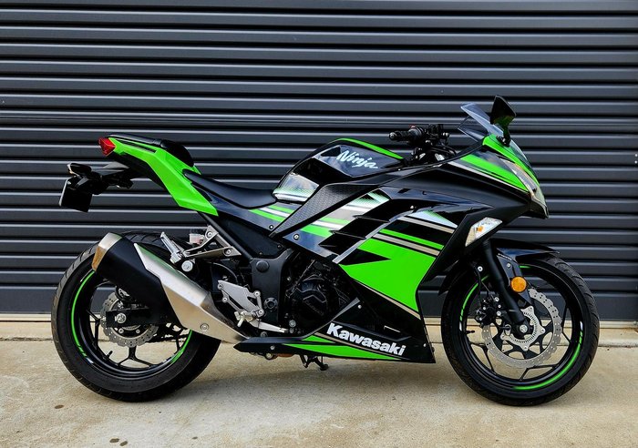 2016 Kawasaki Ninja 300 (EX300A) Ninja Green