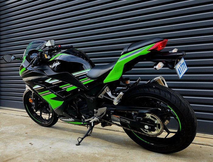 2016 Kawasaki Ninja 300 (EX300A) Ninja Green