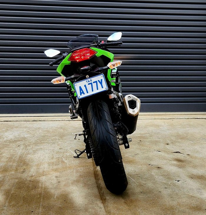 2016 Kawasaki Ninja 300 (EX300A) Ninja Green