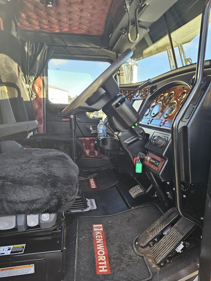 2025 Kenworth T909