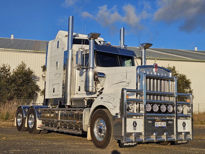 2025 Kenworth T909