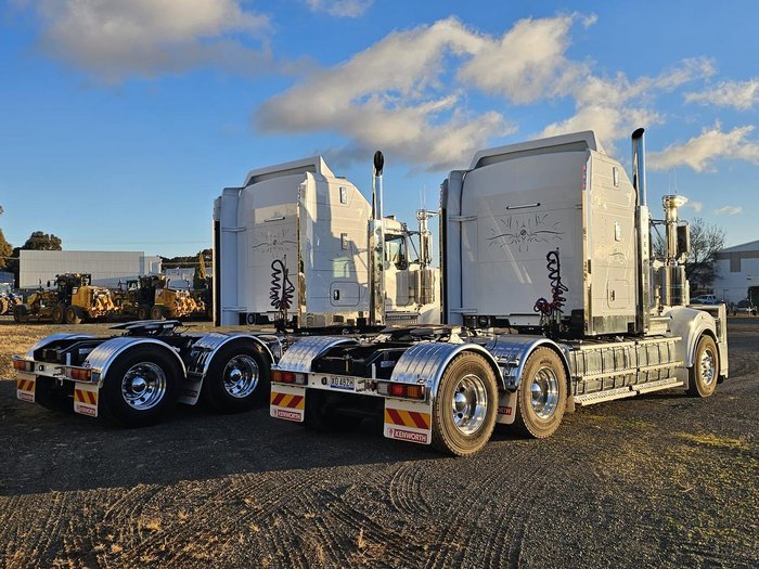 2025 Kenworth T909