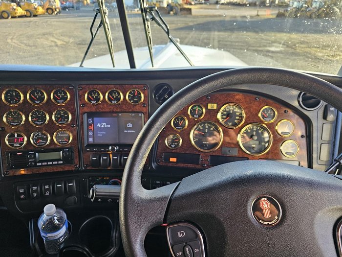 2025 Kenworth T909