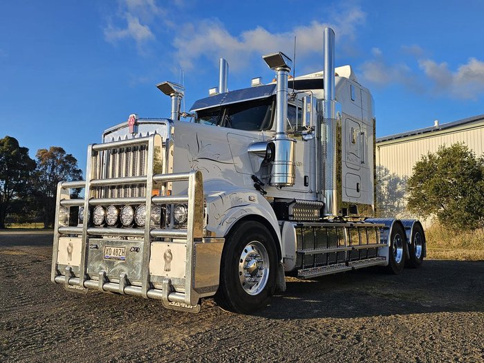 2025 Kenworth T909