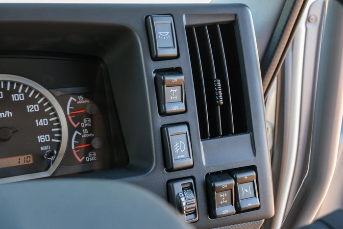2025 Isuzu F Series FYJ300-350