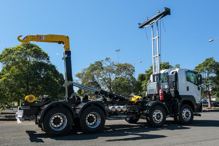 2025 Isuzu F Series FYJ300-350 White