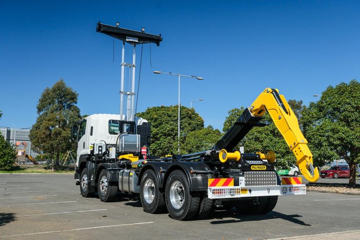 2025 Isuzu F Series FYJ300-350 White