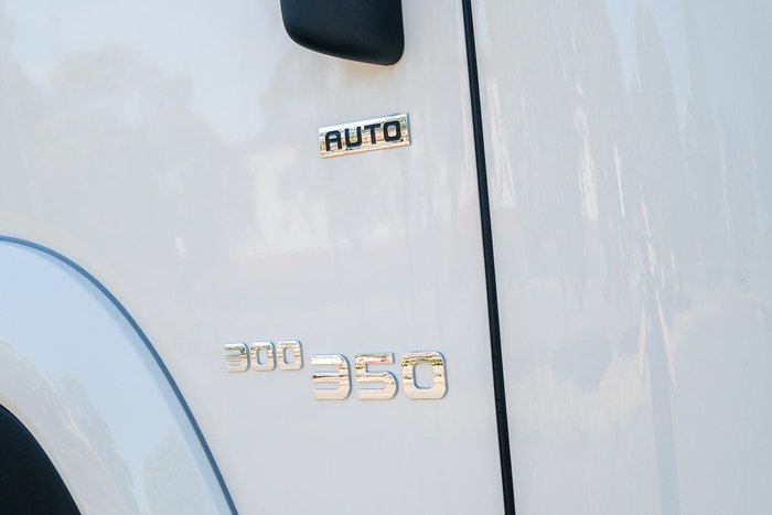 2025 Isuzu F Series FYJ300-350 White