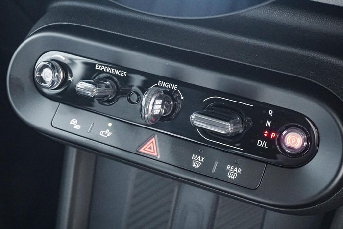 2025 MINI Cooper S Favoured