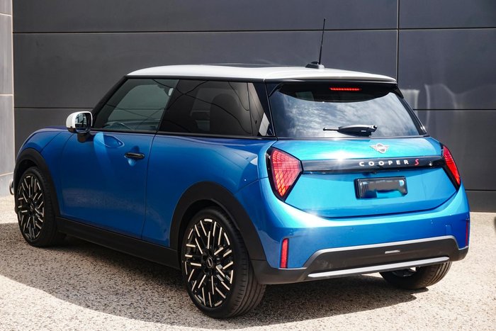 2025 MINI Cooper S Favoured