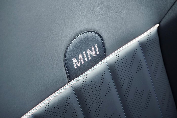 2025 MINI Cooper S Favoured