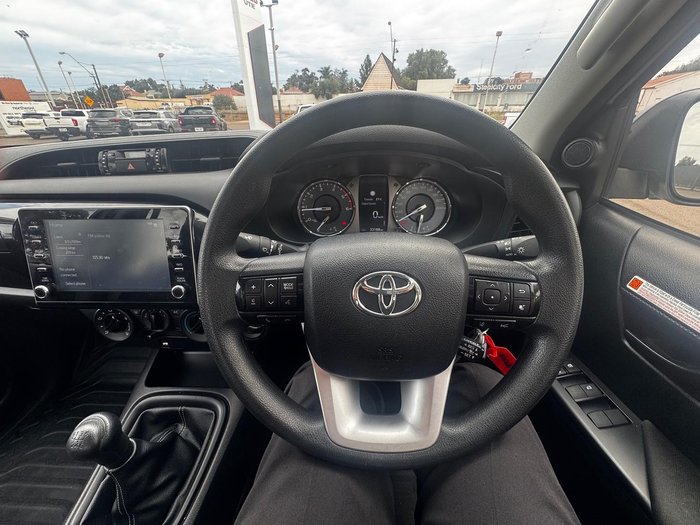 2023 Toyota Hilux SR