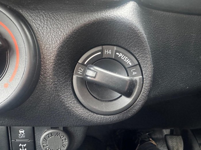 2023 Toyota Hilux SR