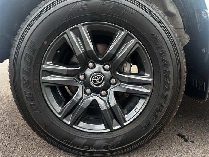 2023 Toyota Hilux SR