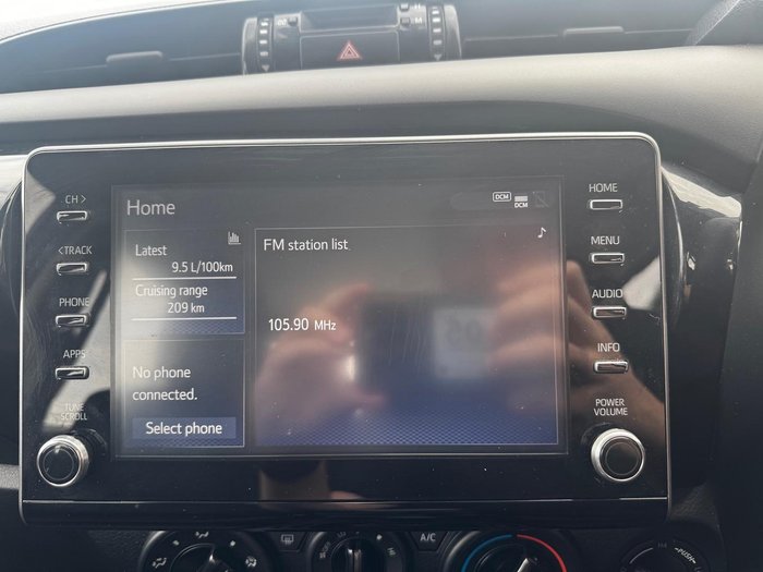 2023 Toyota Hilux SR