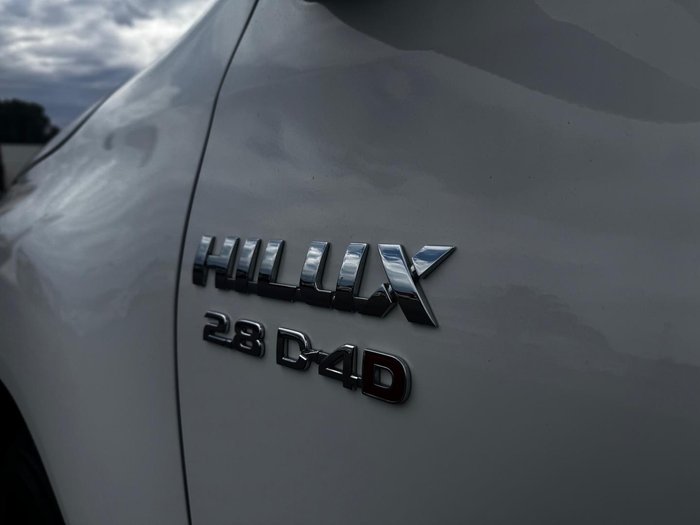 2023 Toyota Hilux SR