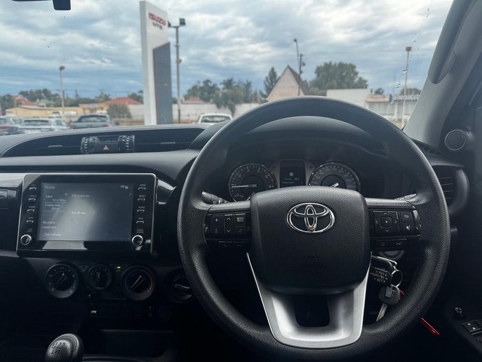 2023 Toyota Hilux SR