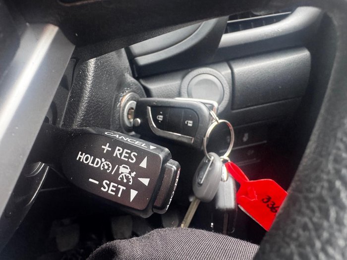 2023 Toyota Hilux SR