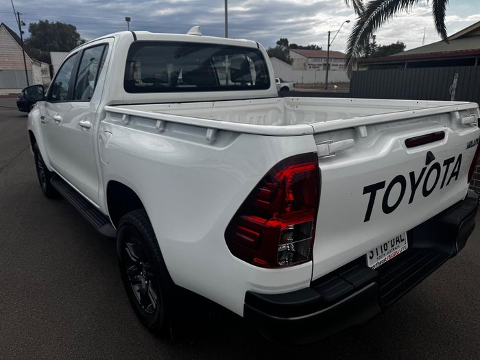 2023 Toyota Hilux SR