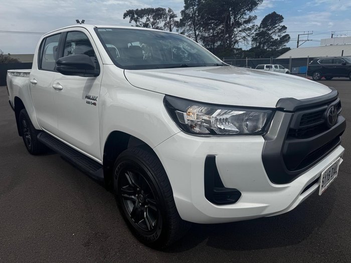 2023 Toyota Hilux SR