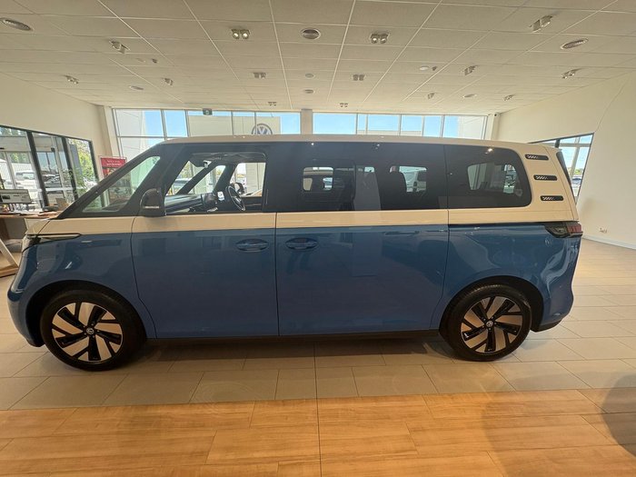 2025 Volkswagen ID. Buzz Pro BEV560