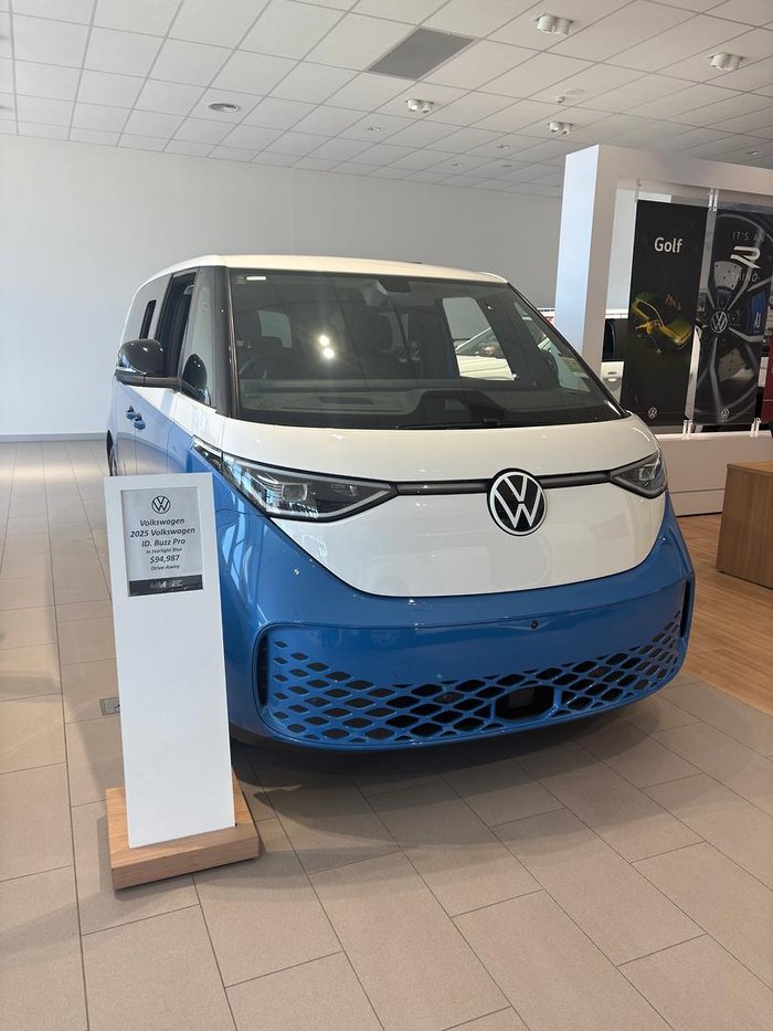 2025 Volkswagen ID. Buzz Pro BEV560