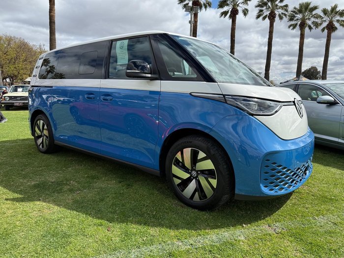 2025 Volkswagen ID. Buzz Pro BEV560