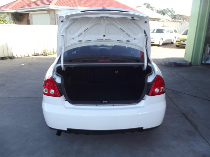 2003 Holden Commodore Executive VY II Heron White