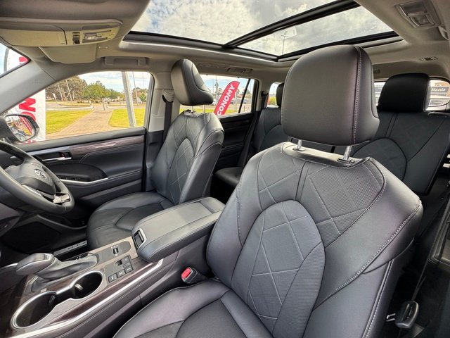2024 TOYOTA KLUGER