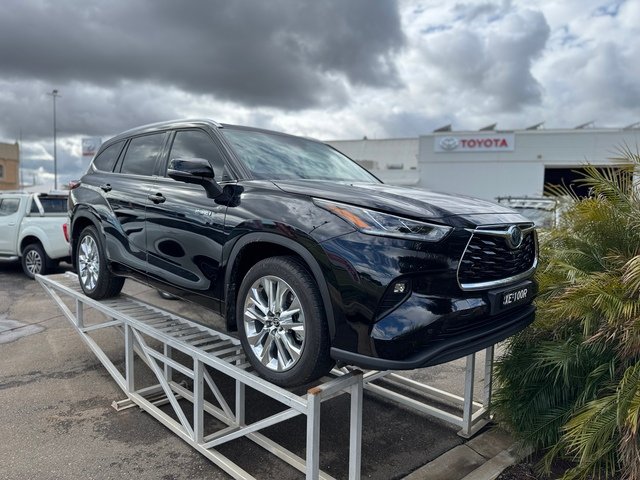 2024 TOYOTA KLUGER