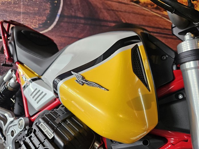 2021 Moto Guzzi V85 TT Evocative V85