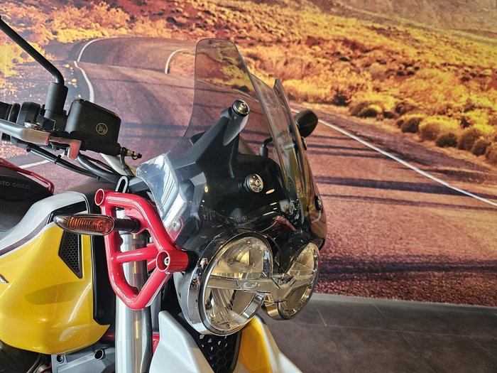 2021 Moto Guzzi V85 TT Evocative V85