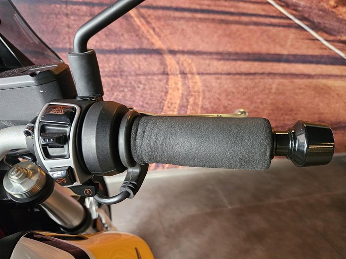 2021 Moto Guzzi V85 TT Evocative V85