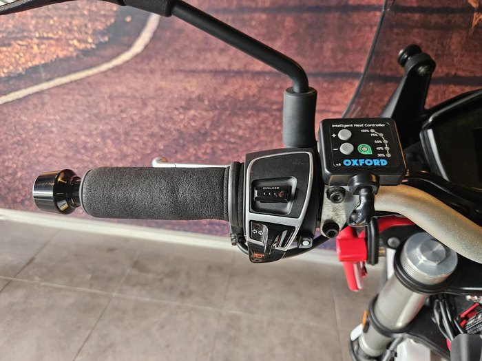 2021 Moto Guzzi V85 TT Evocative V85