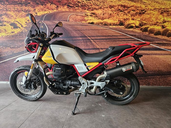 2021 Moto Guzzi V85 TT Evocative V85